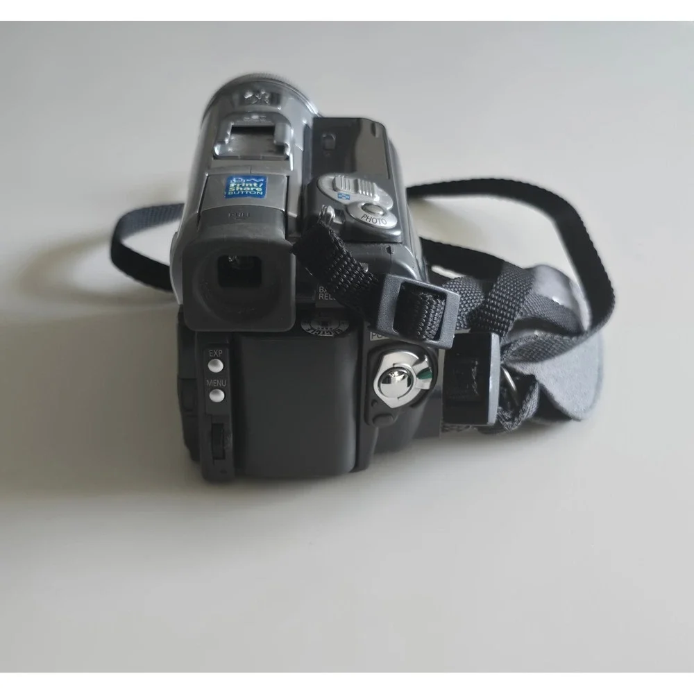 Canon Optura 30 MiniDV Digital Video Camcorder 12x Optical Zoom Silver NTSC